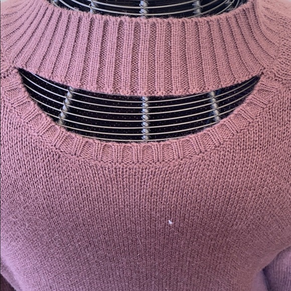 Mauve sweater with cutout sleeves and cutout neck - Picture 2 of 5